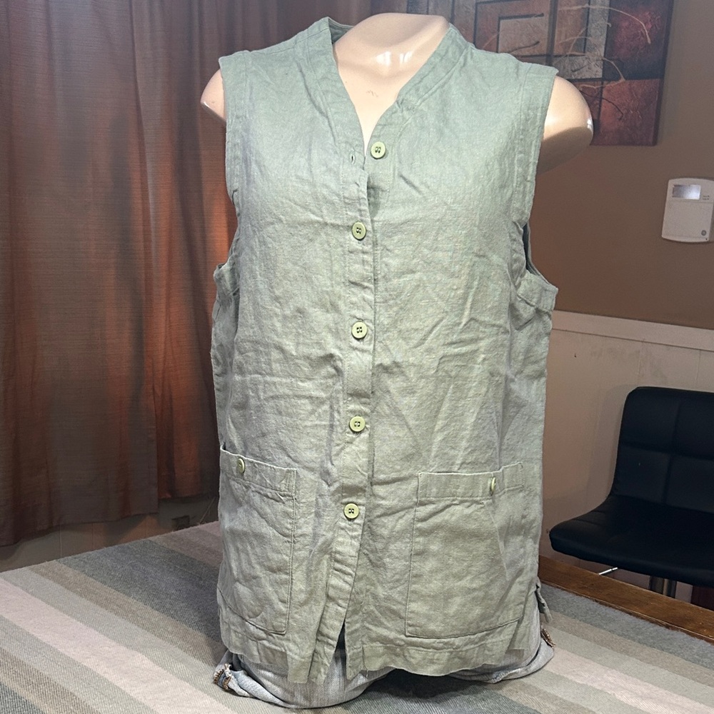 Eileen Fisher New York Light Olive Linen Sleeveless Button-Up Vest/ Top Small